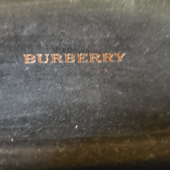 COPY - Burberry Sunglasses - Picture 2 of 9